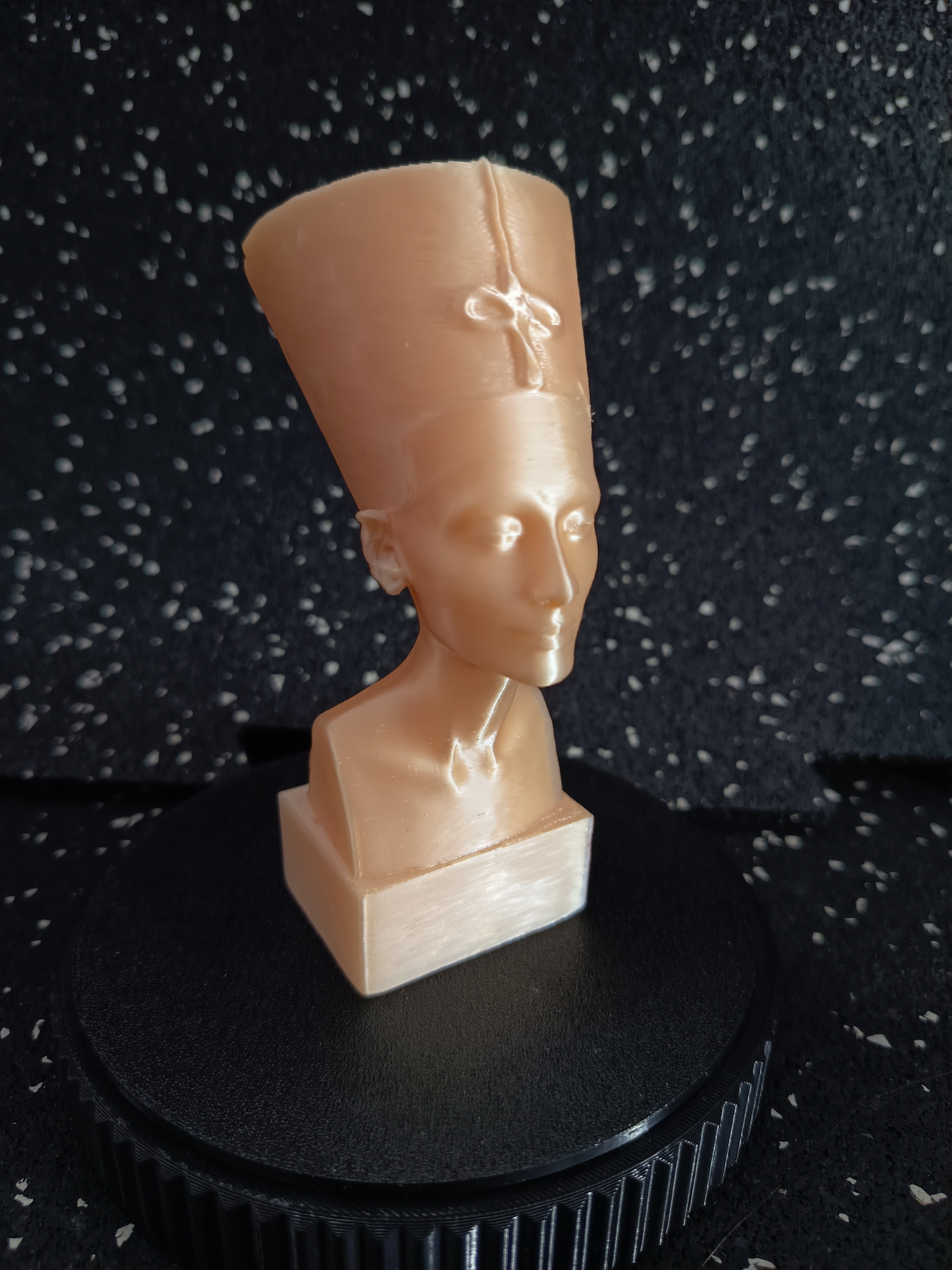 Popiersie Nefertiti — Rzeźba 3D Gold Sand | Dekoracja Egipska